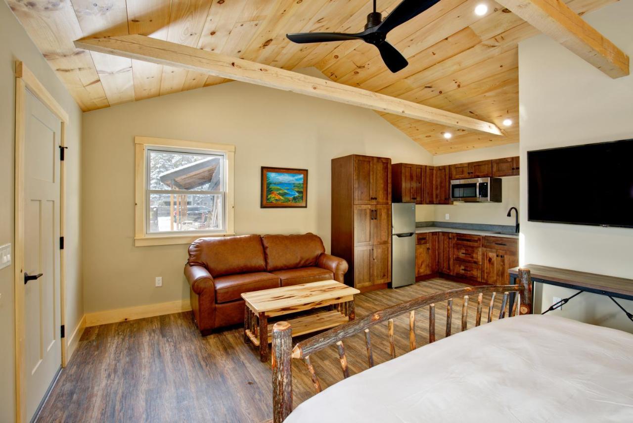 The By Gasthof Sunapee